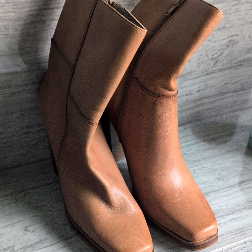Vintage Eegant Tan Leather Ankle Boots Bongo